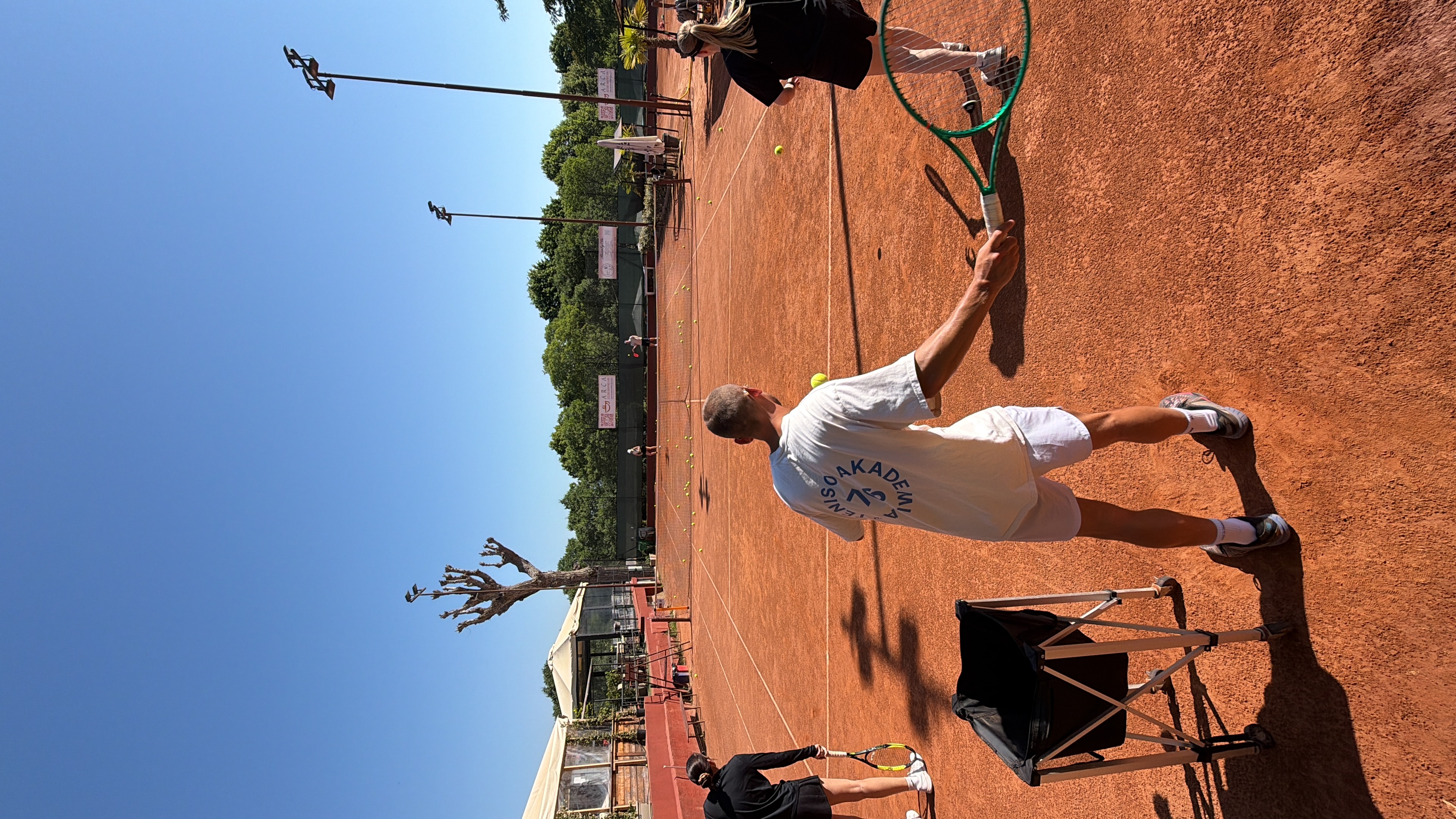 Serve in the sun